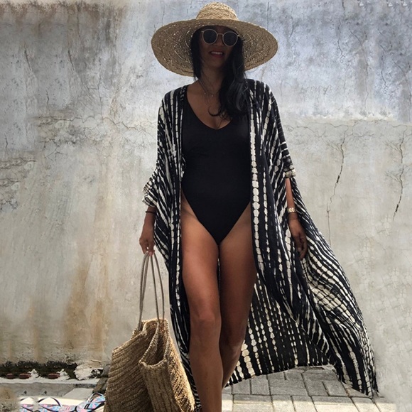 Black and White Abstract Striped Kimono Duster Beach Coverup - Picture 2 of 16